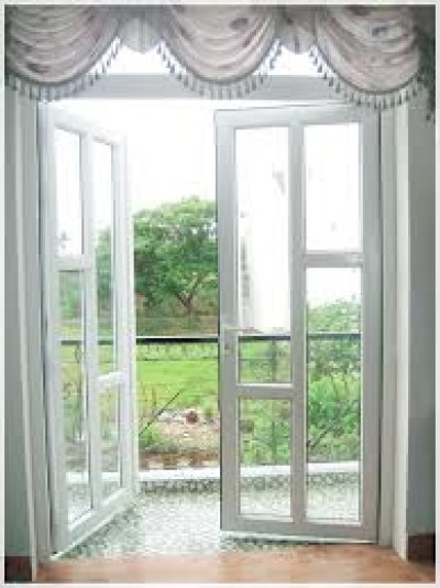 Cửa đi 2 cánh mở quay có chia đố